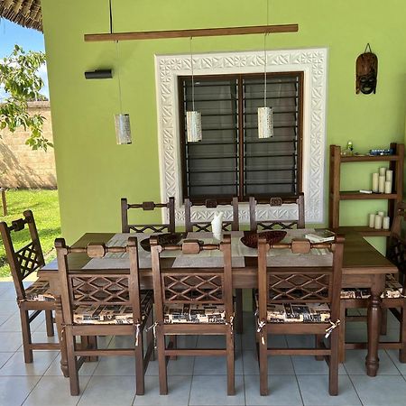 Paradiesische Villa Maisha Mazuri Mit Pool. Terrasse Und Personal Playa de Diani Exterior foto