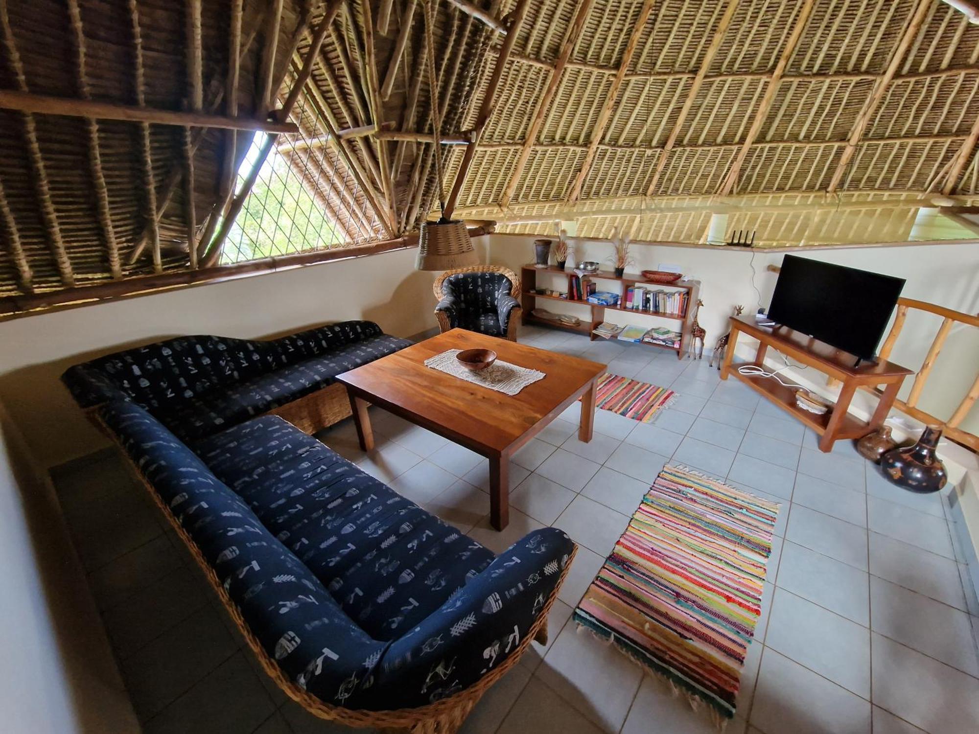 Paradiesische Villa Maisha Mazuri Mit Pool. Terrasse Und Personal Playa de Diani Exterior foto