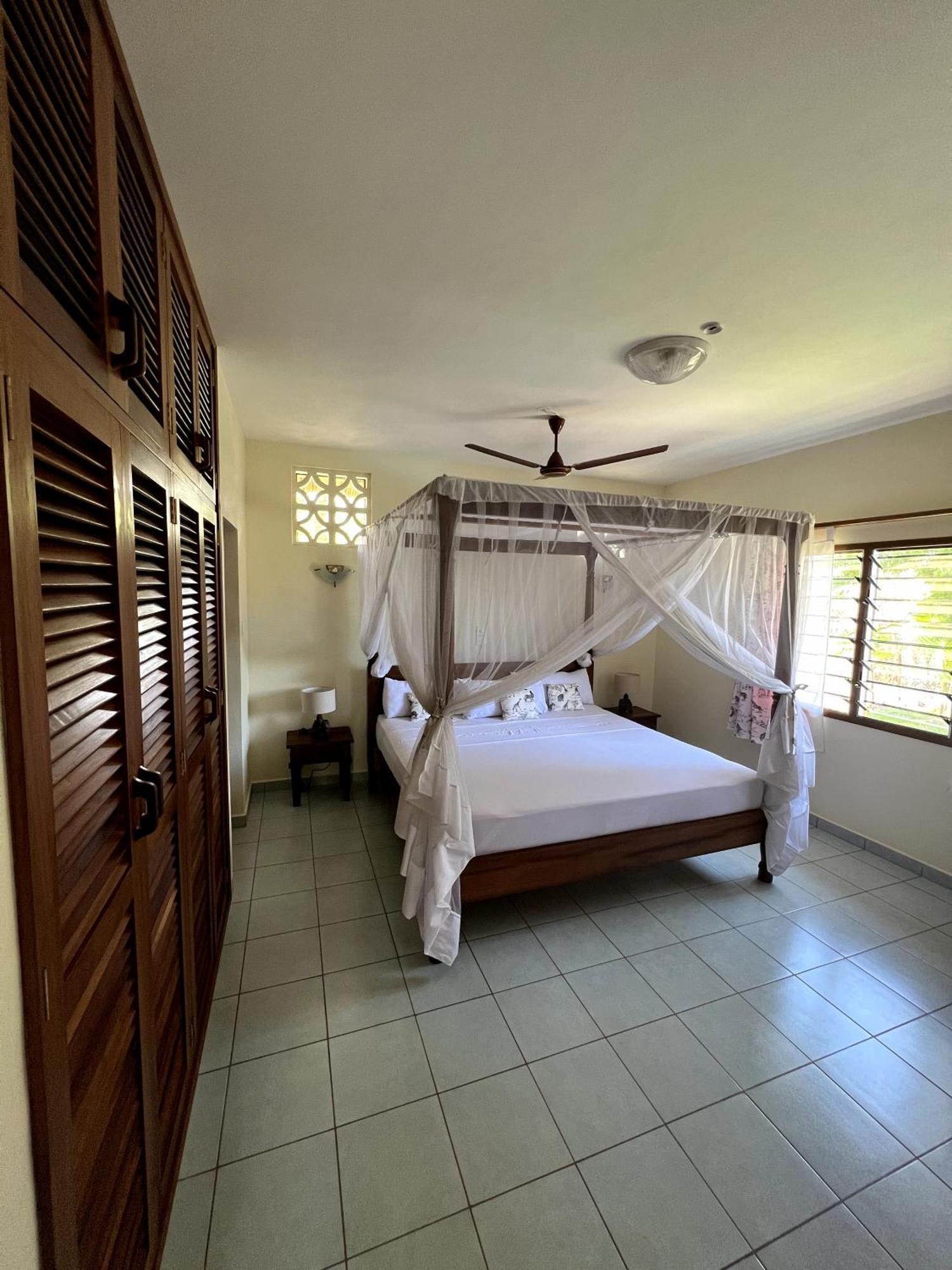 Paradiesische Villa Maisha Mazuri Mit Pool. Terrasse Und Personal Playa de Diani Exterior foto