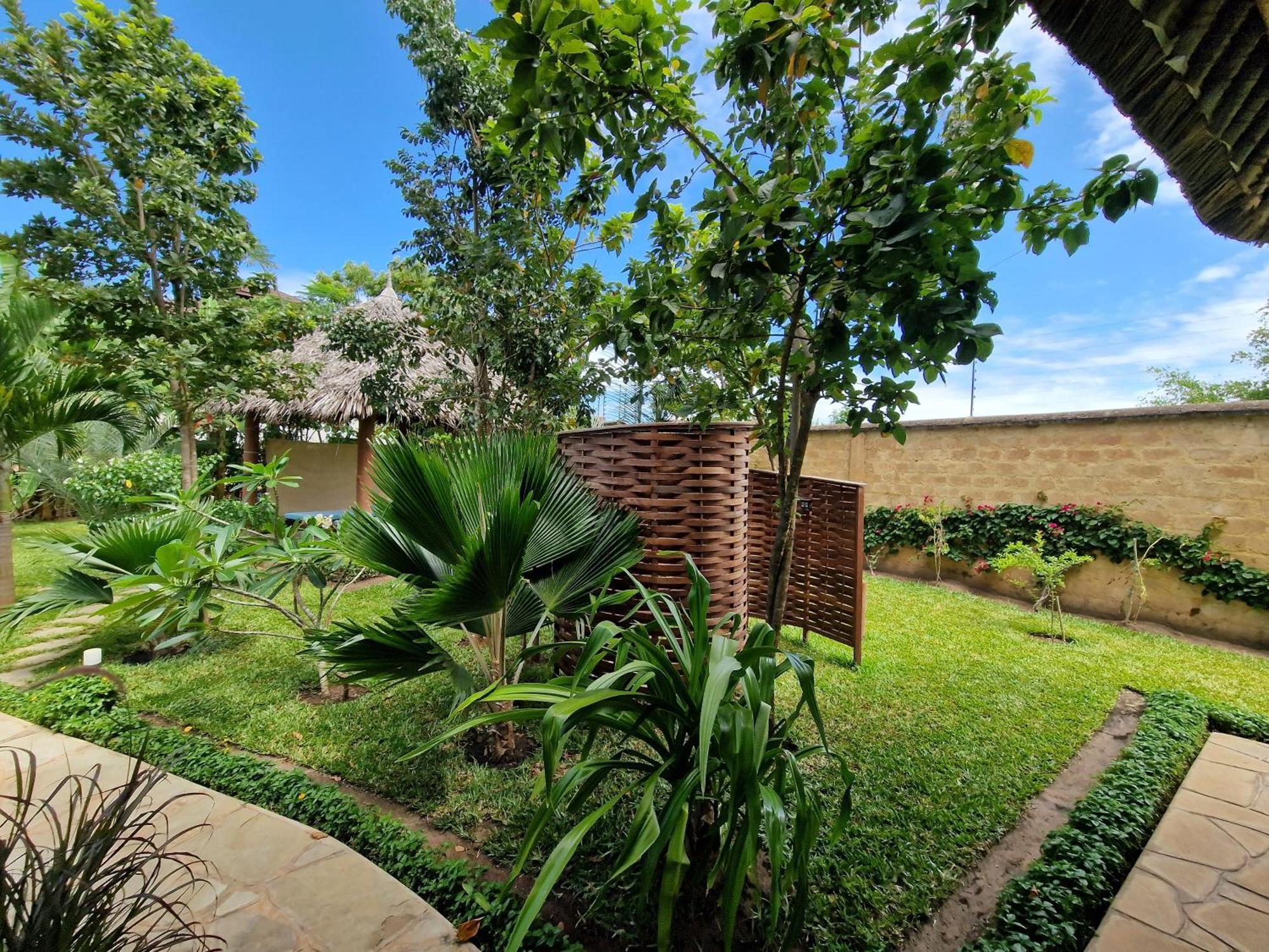 Paradiesische Villa Maisha Mazuri Mit Pool. Terrasse Und Personal Playa de Diani Exterior foto