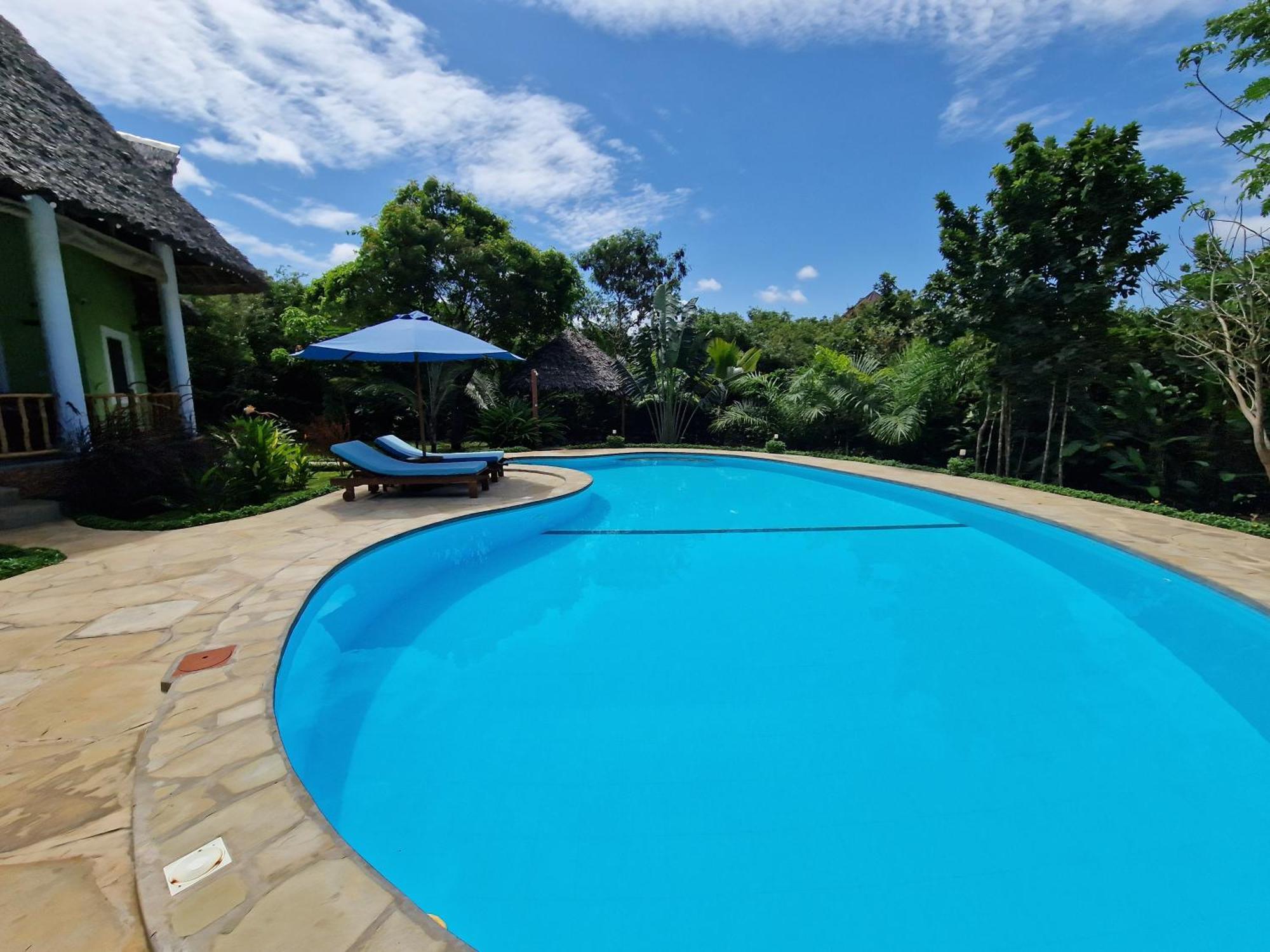 Paradiesische Villa Maisha Mazuri Mit Pool. Terrasse Und Personal Playa de Diani Exterior foto