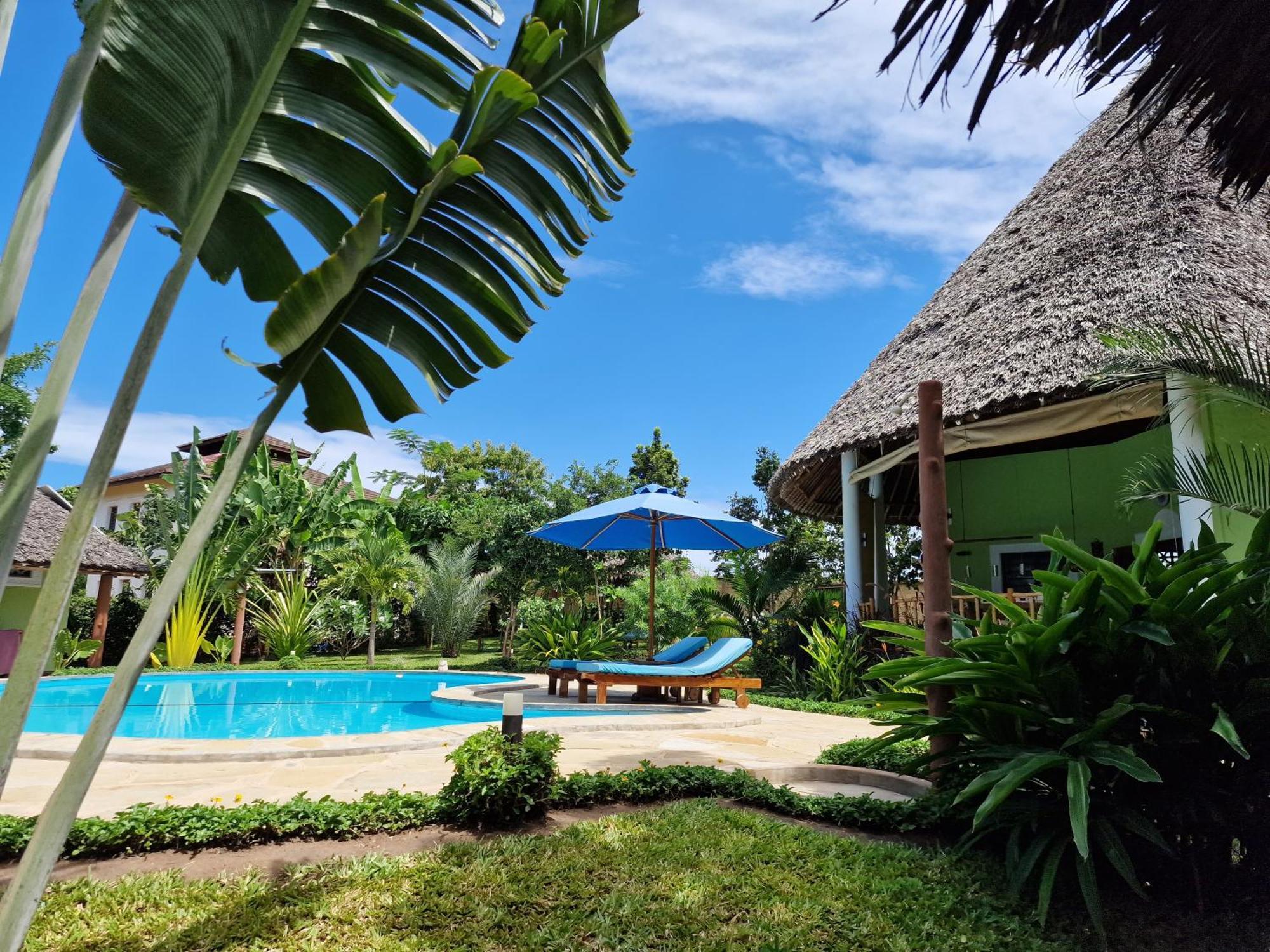 Paradiesische Villa Maisha Mazuri Mit Pool. Terrasse Und Personal Playa de Diani Exterior foto