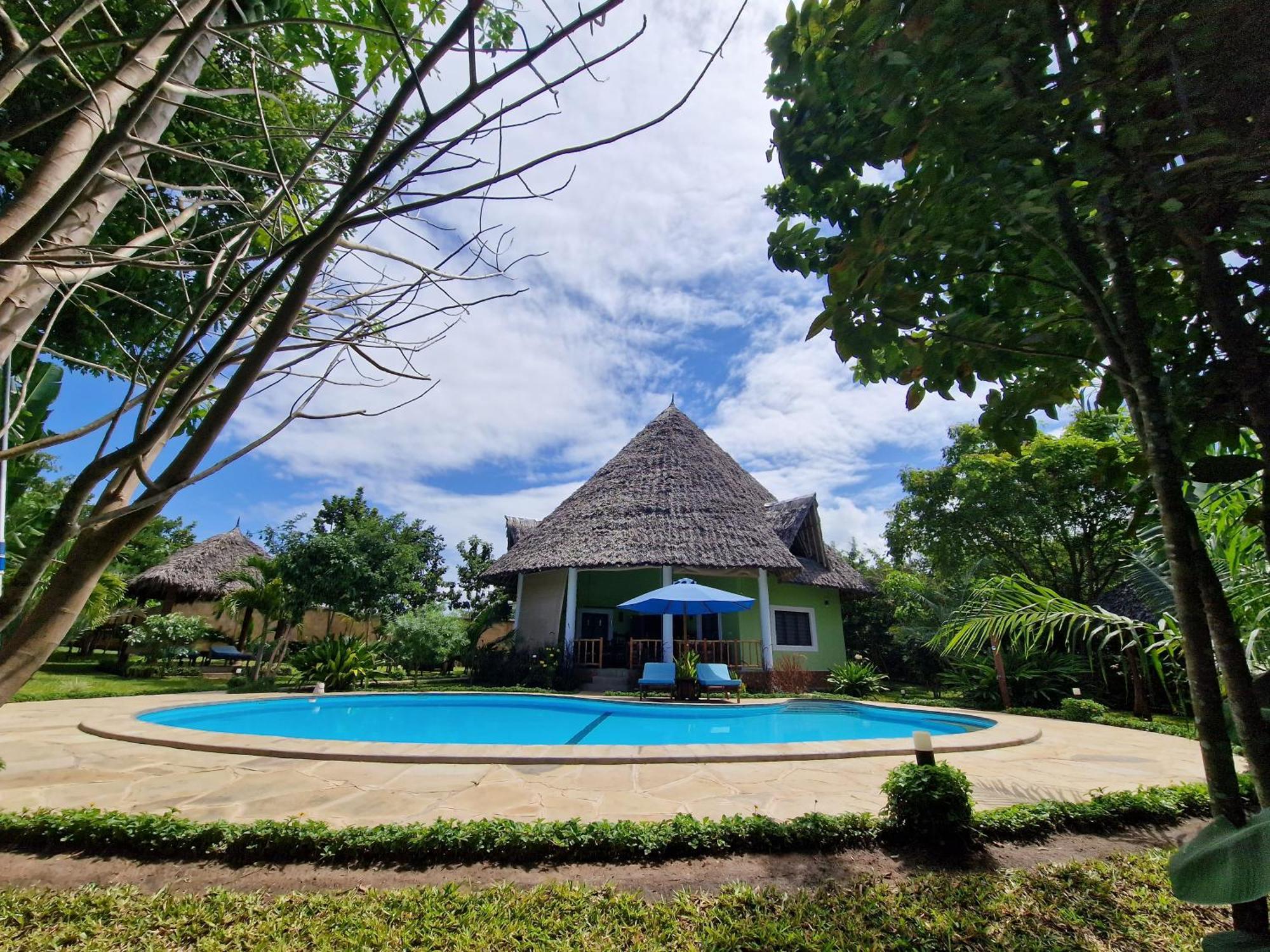 Paradiesische Villa Maisha Mazuri Mit Pool. Terrasse Und Personal Playa de Diani Exterior foto